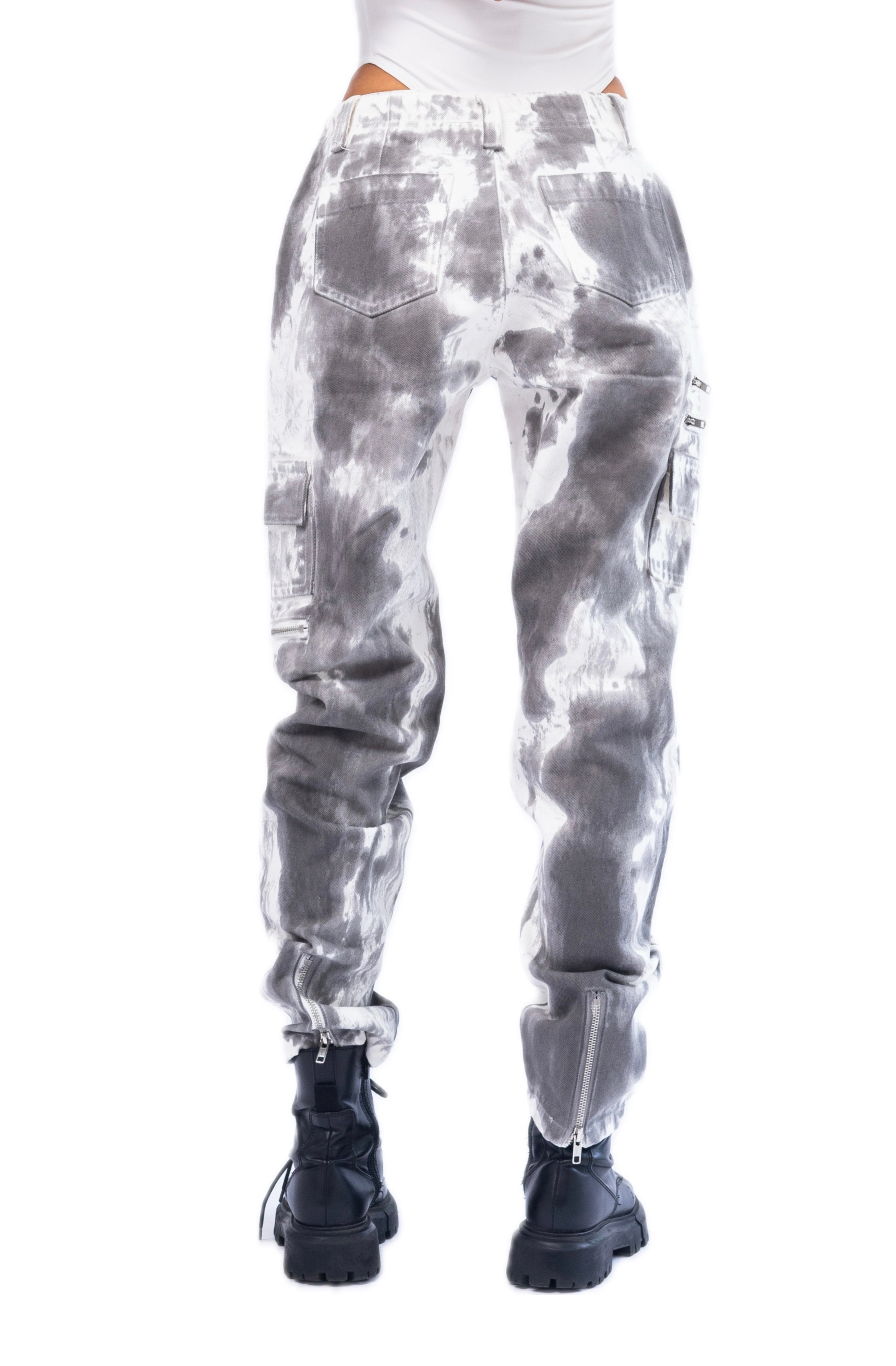 PANTALON PERSONNALISÉ.