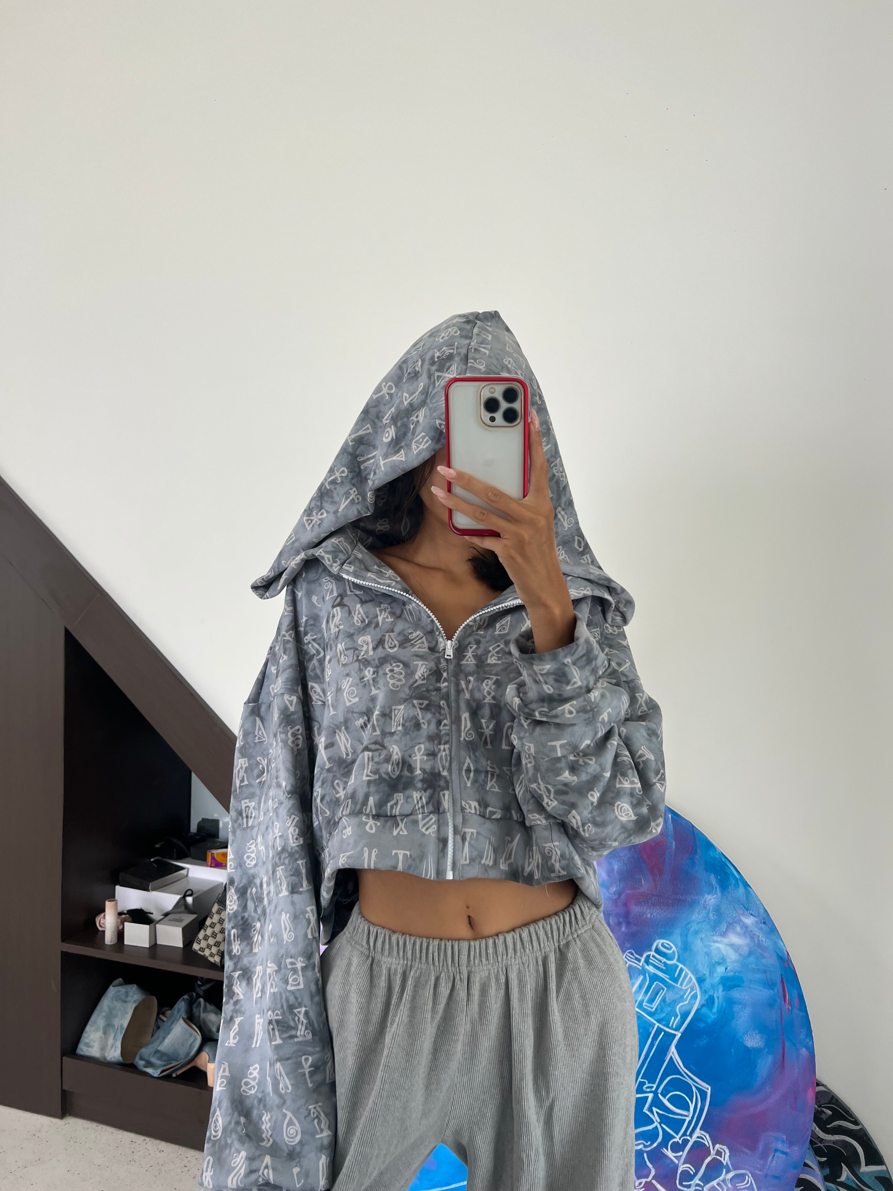 ZIP-HOODIE, ZUSAMMENARBEIT MIT DARKOSKI.