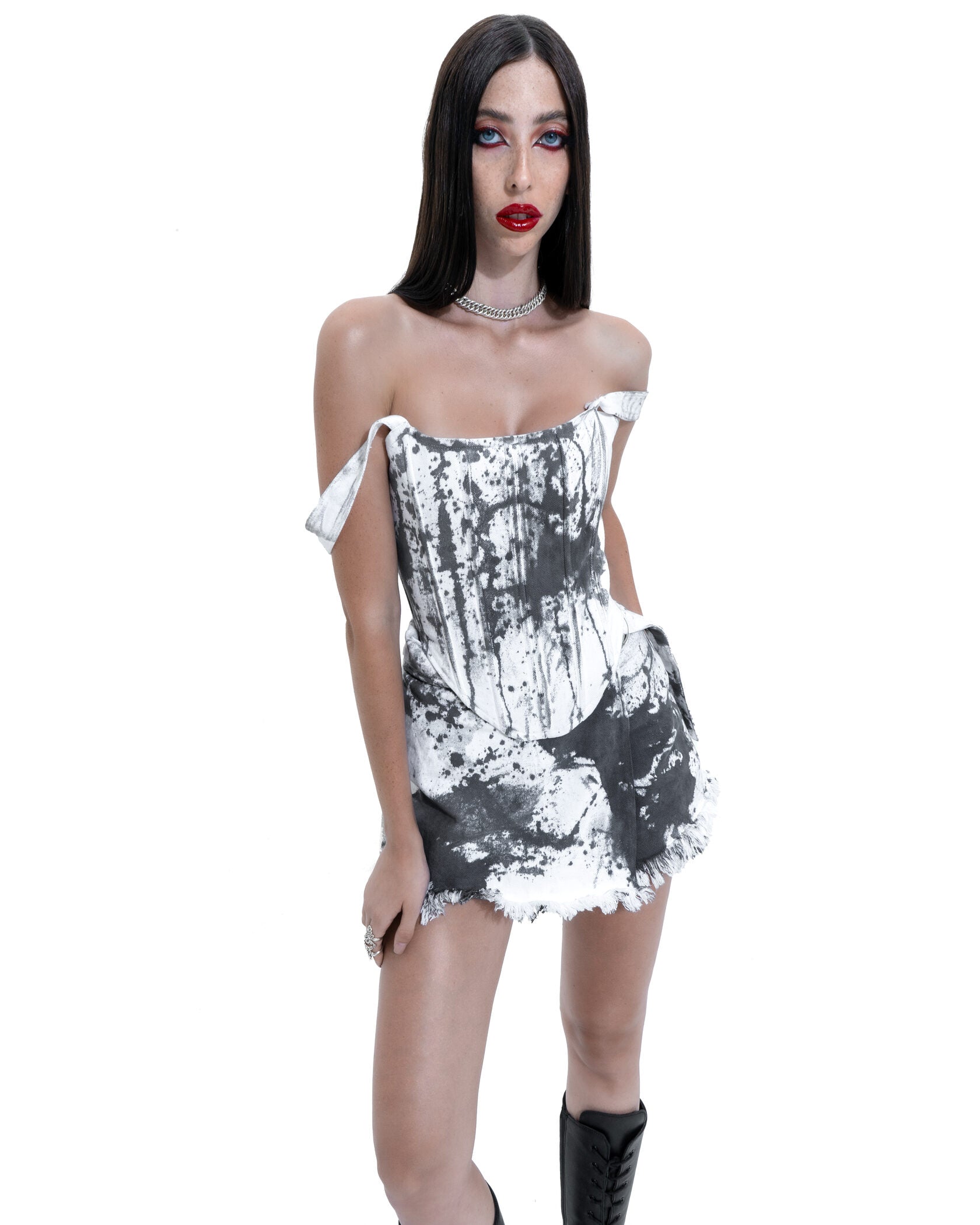 INDIVIDUALISIERTES JEANSKORSETT.