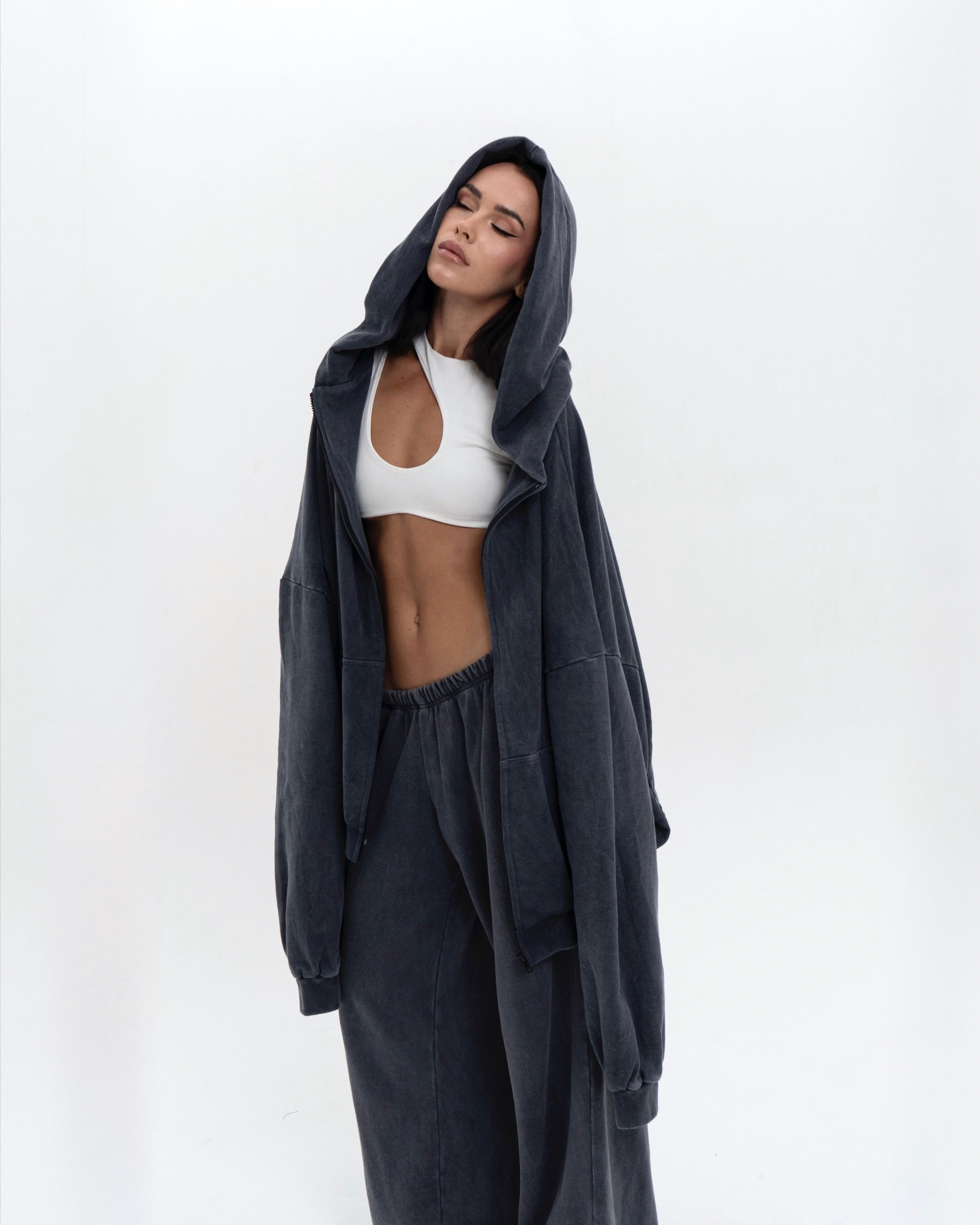 SWEAT À CAPUCHE AVEC ZIP FAVORITE.