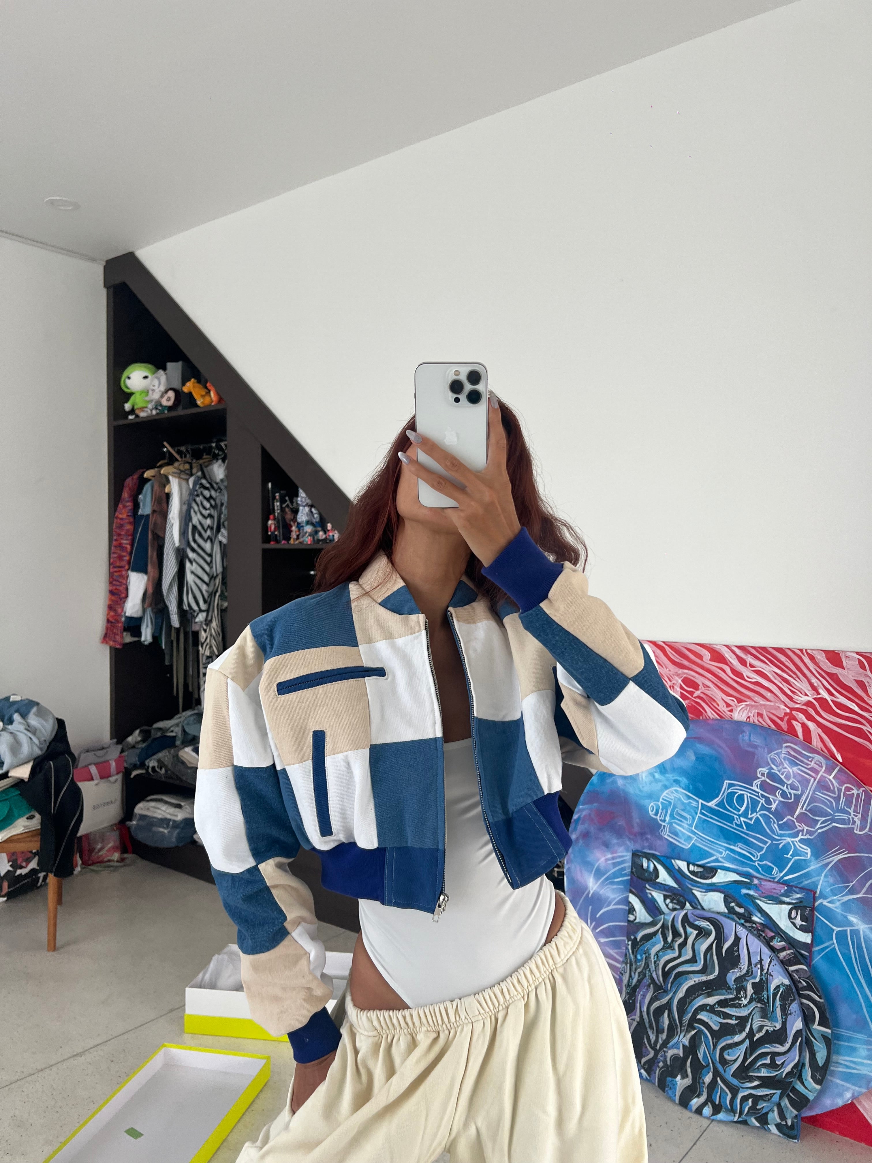 VESTE EN JEAN PATCHWORK.