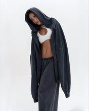 SWEAT À CAPUCHE AVEC ZIP FAVORITE.