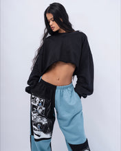 KURZES SWEATSHIRT.
