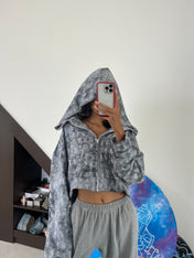 SUDADERA CON CREMALLERA EN COLABORACIÓN CON DARKOSKI.