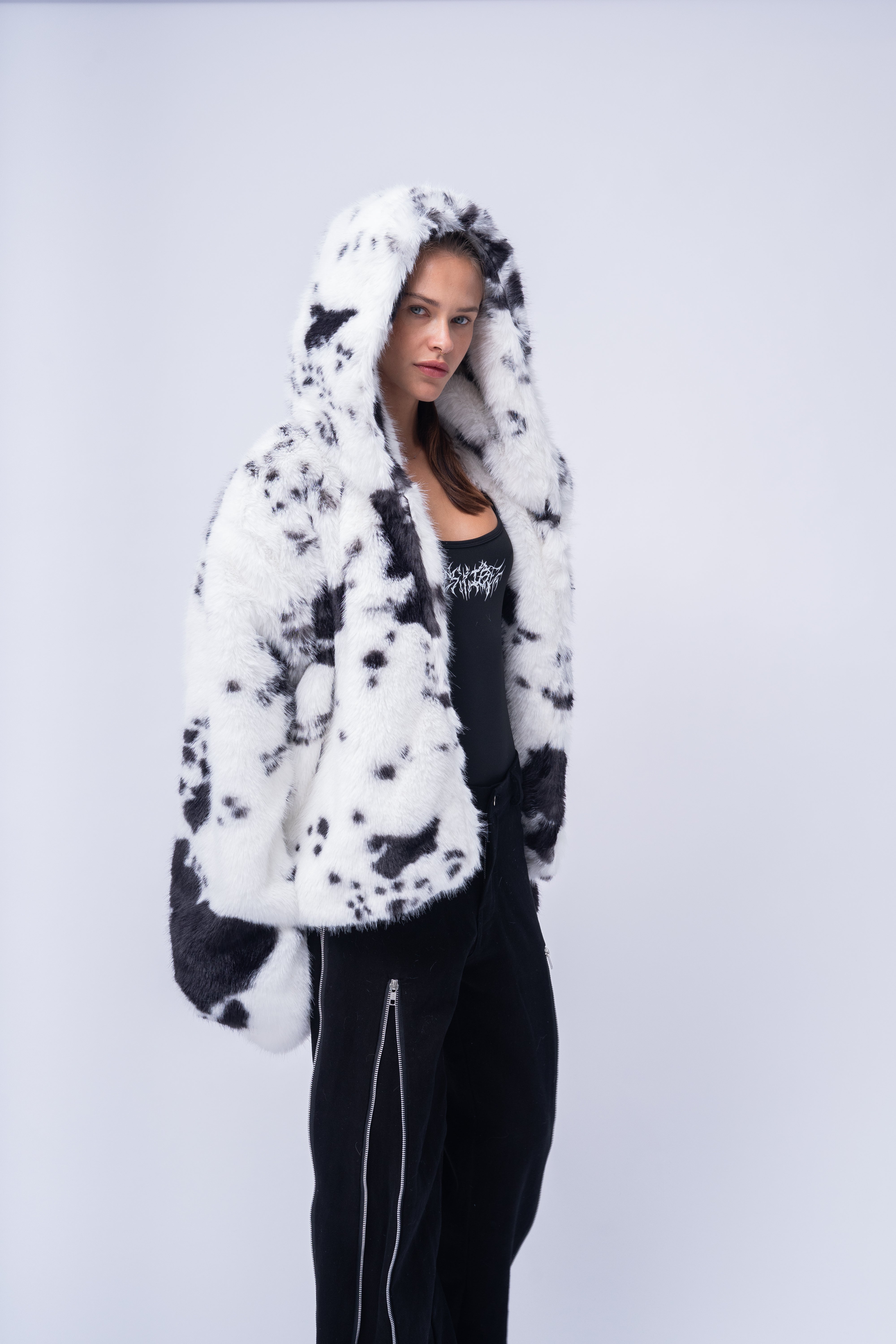 BW FAUX FUR COAT.