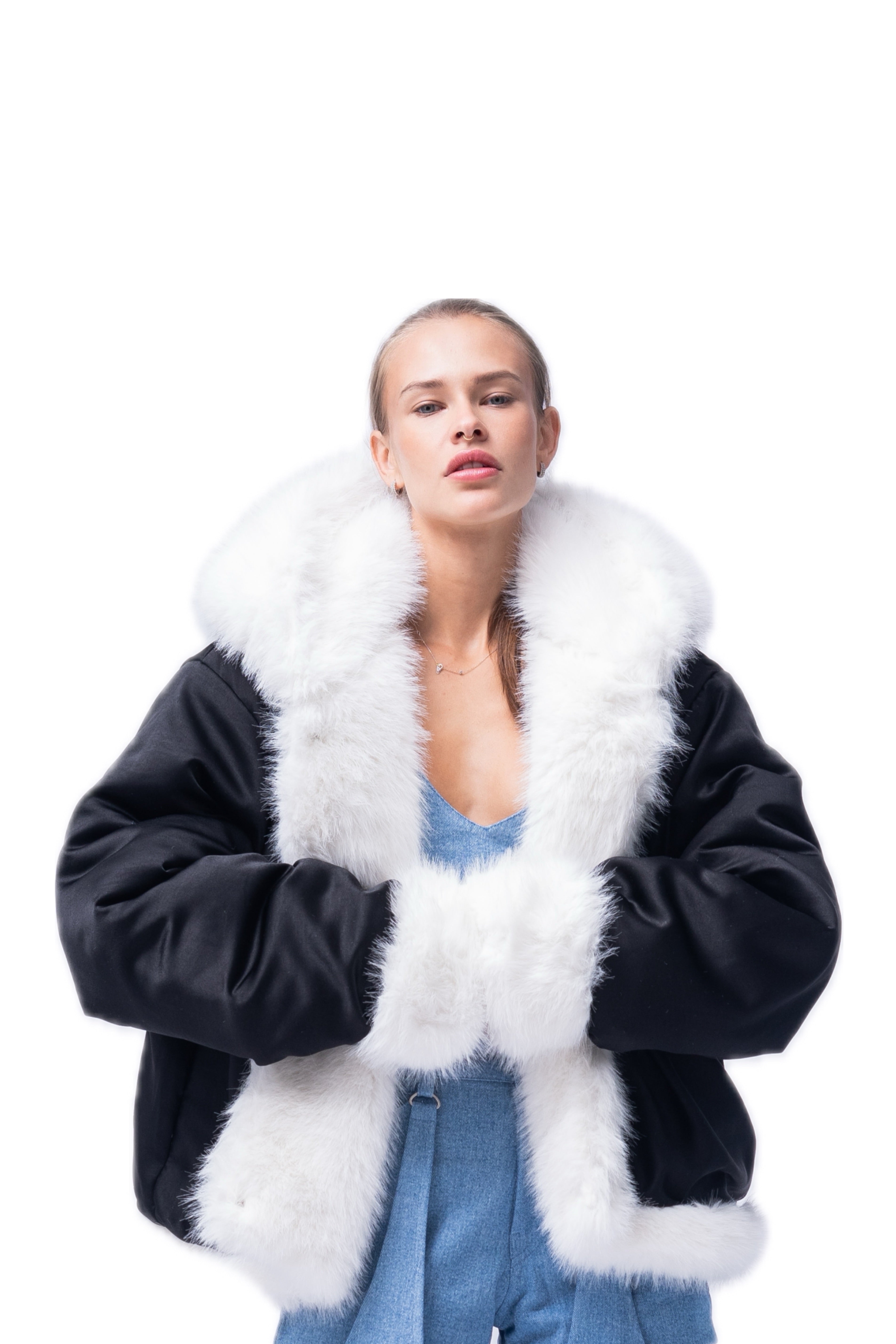 WHITE FAUX FUR COAT.